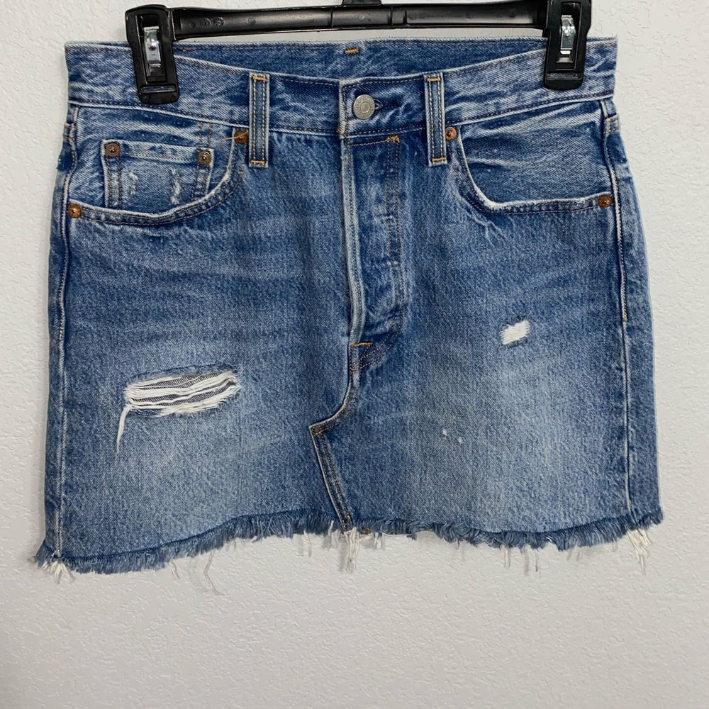 Levis distressed Denim mini skirt.Size 26 like new